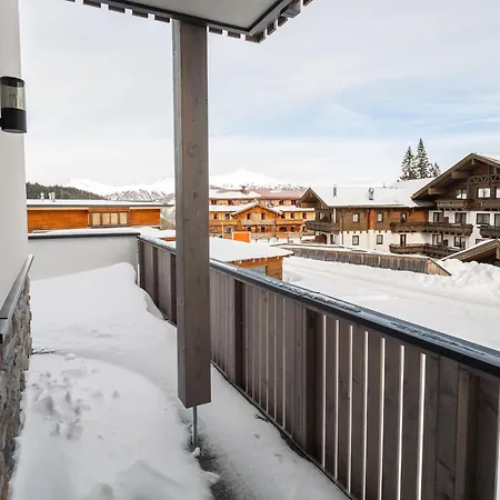Spacious With Terrace For 8 Guests Apartment *