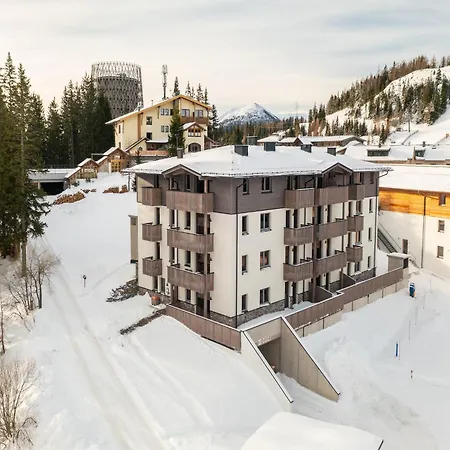 Spacious With Terrace For 8 Guests Apartment *
