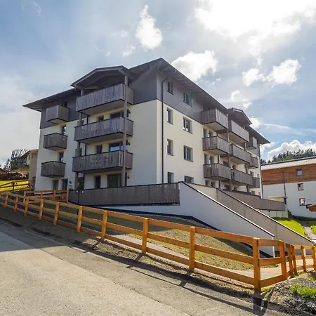 Spacious With Terrace For 8 Guests Apartment *